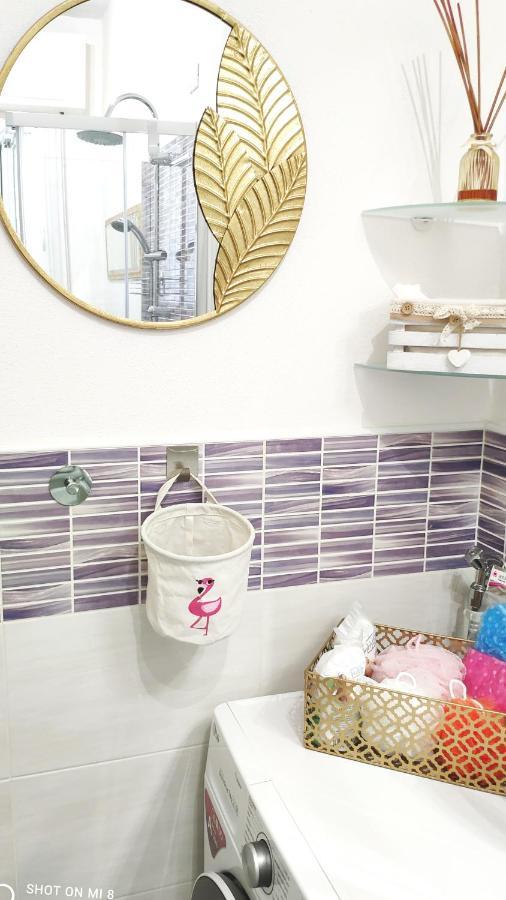Boutique Con Tv Da 65 E 43 * Viareggio