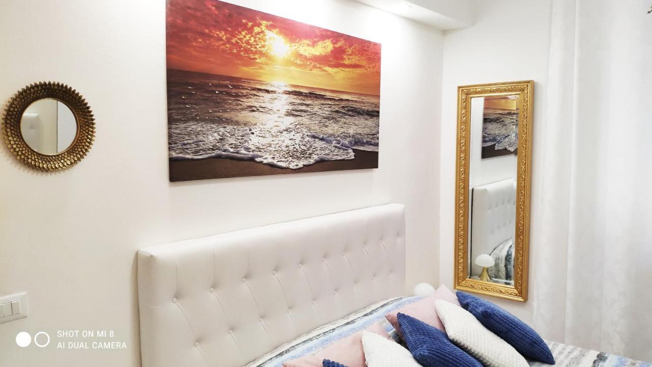 Boutique Con Tv Da 65 E 43 Apartment *