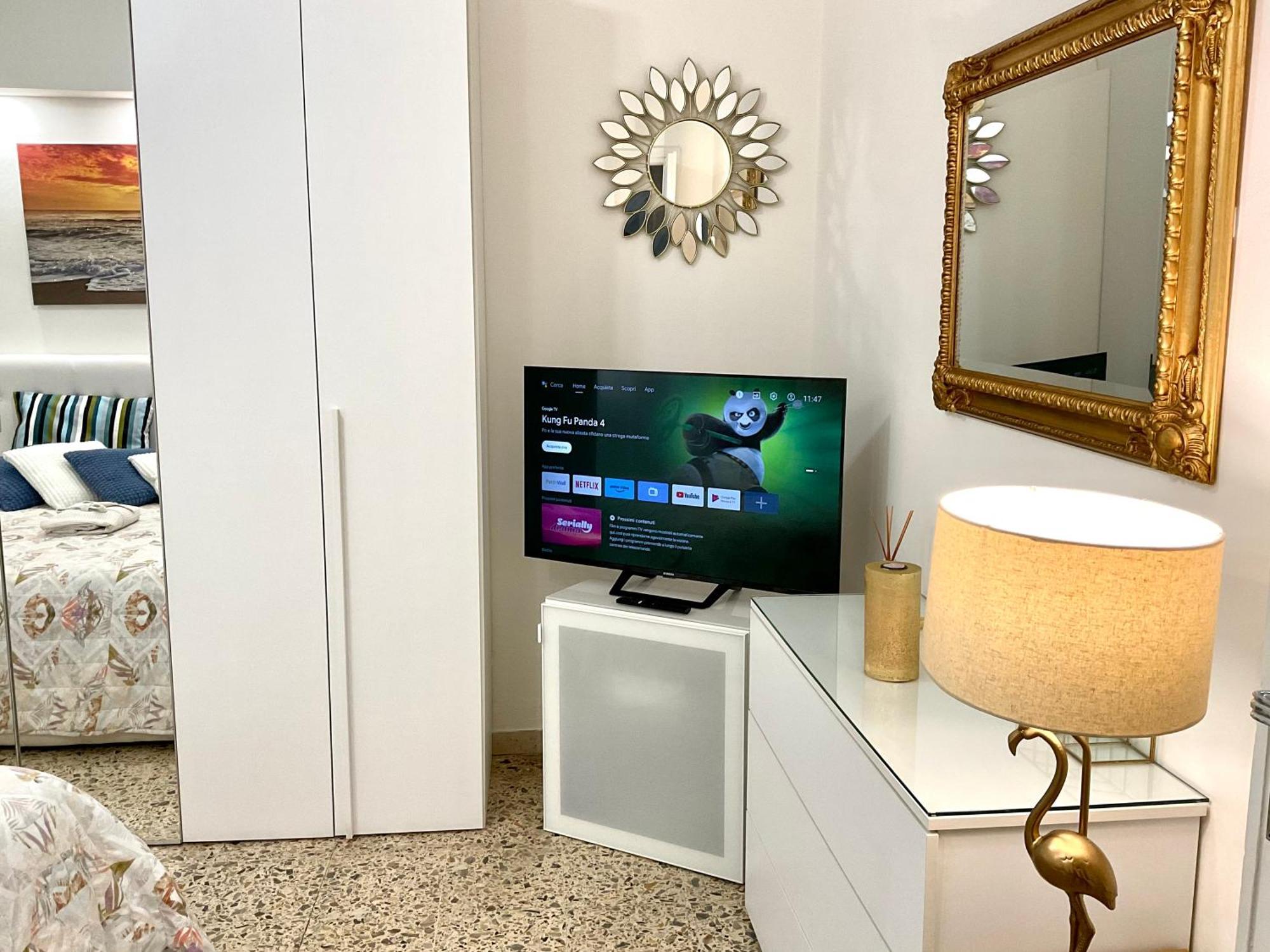 Boutique Con Tv Da 65 E 43 *