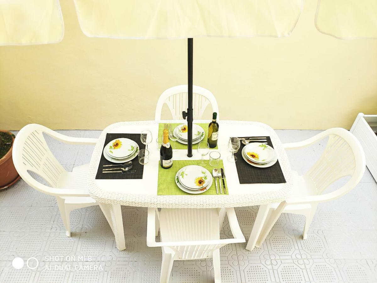 Boutique Con Tv Da 65 E 43 * Viareggio